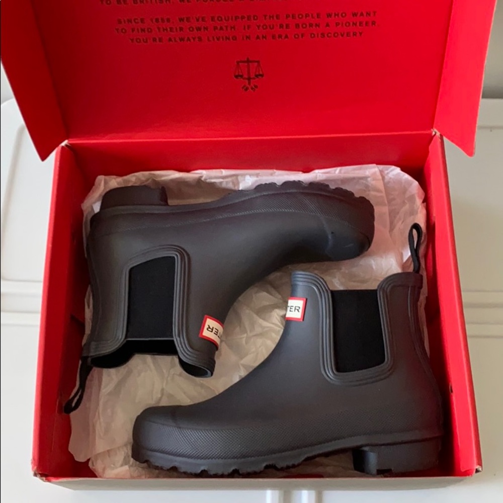 Hunter women’s original Chelsea rain boots